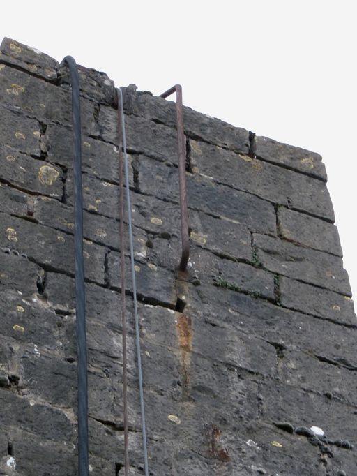 Bac, puis bac à traille de Neyron (disparu) ; piles (vestiges)