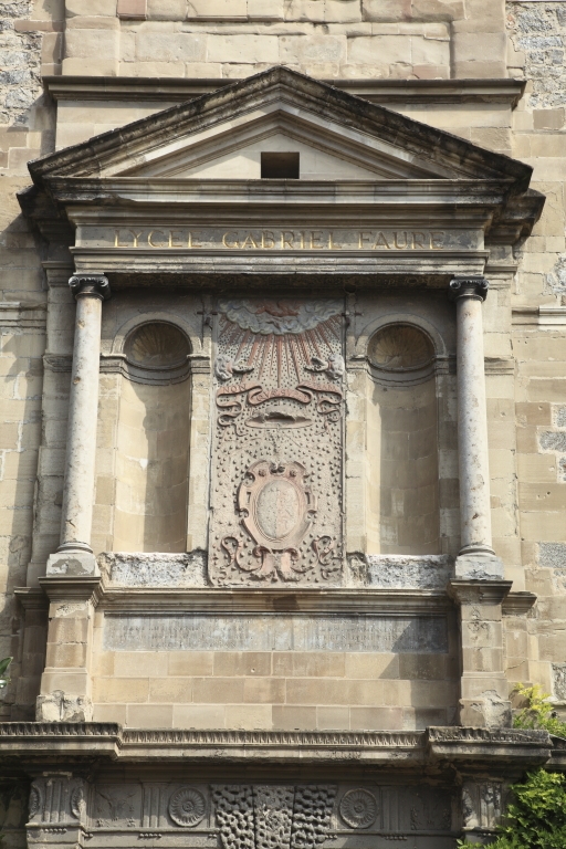 Portail (décor d´architecture) : portail de style rustique