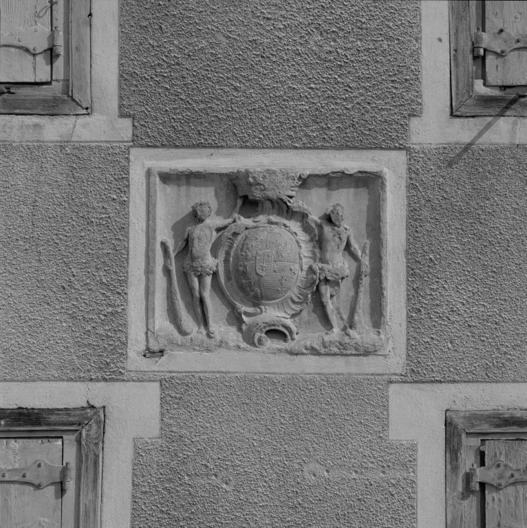 Maison de chanoinesses (maison de Madame de Grésolles), puis pensionnat de jeunes filles