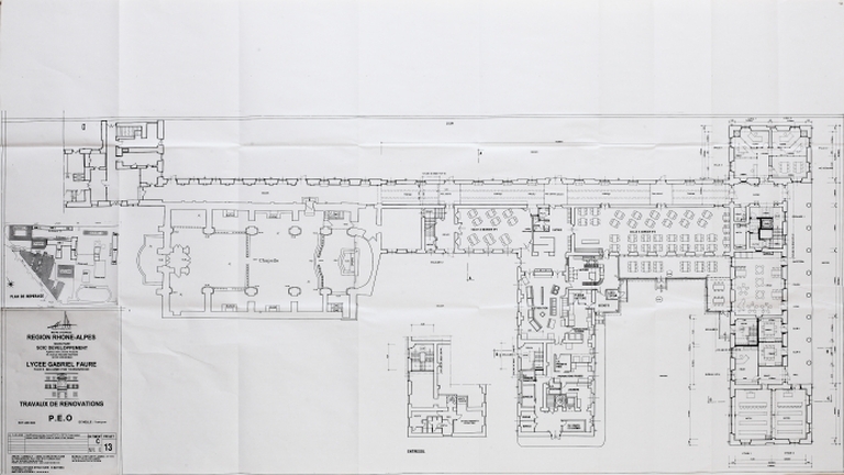 Collège de Tournon, puis école royale militaire, école centrale, collège communal, collège royal, lycée impérial, lycée de garçons, actuellement lycée Gabriel-Faure
