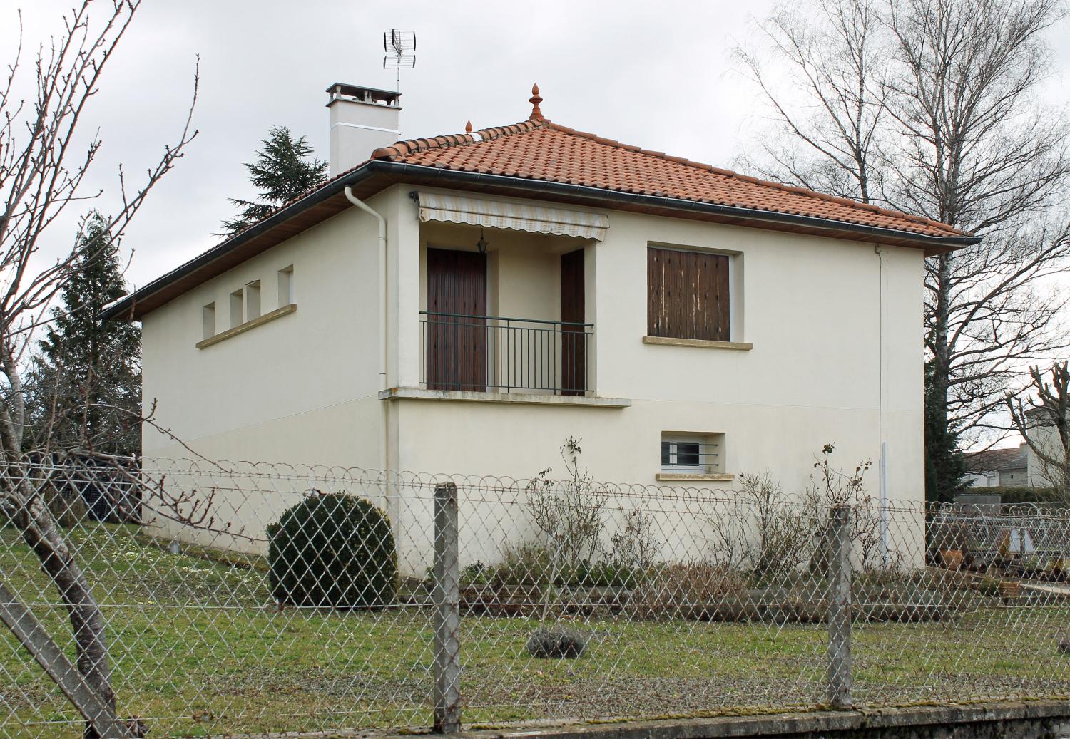 Les immeubles HLM de la Croix-Saint-Romain et le lotissement Les Érables à Sainte-Sigolène.