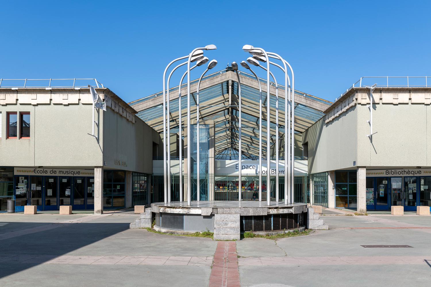 Lycée professionnel Léon-Blum, actuellement centre culturel Léon-Blum