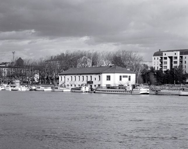 Établissement portuaire, actuellement salle de spectacle et pavillon d'exposition, dit l'Embarcadère