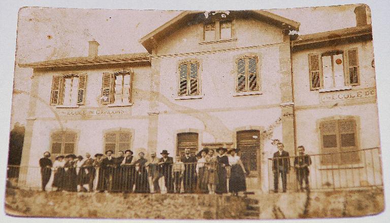 ancienne école-mairie, actuellement centre social et culturel