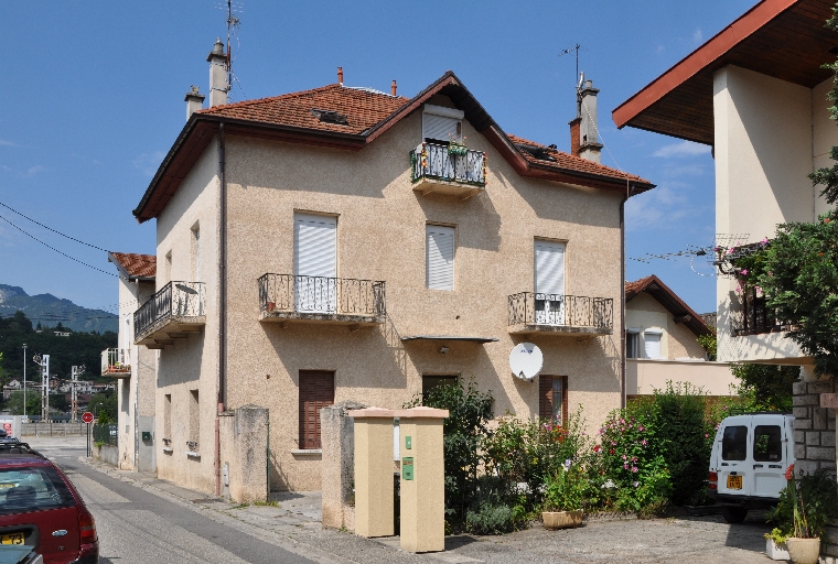 Maison, actuellement immeuble