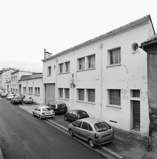 Ancienne usine "outillage français" actuellement brûlerie dite Torréfaction du Rhône café Ras d'Amhara