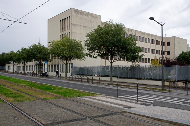 Lycée de jeunes filles, puis lycée polyvalent Auguste-et-Louis-Lumière