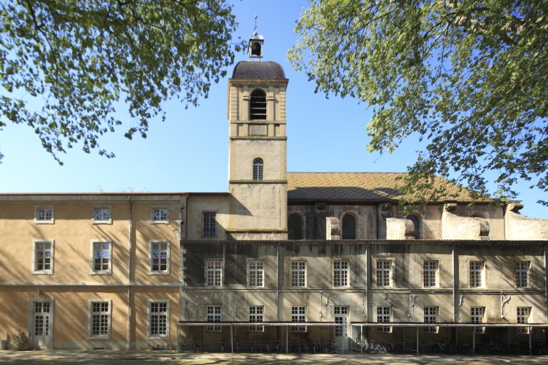 Collège de Tournon, puis école royale militaire, école centrale, collège communal, collège royal, lycée impérial, lycée de garçons, actuellement lycée Gabriel-Faure