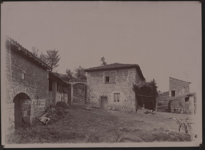 Maison forte dite Château de Beauvoir, actuellement ferme