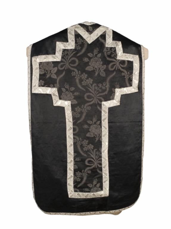 chasuble, étole, manipule : ornement noir