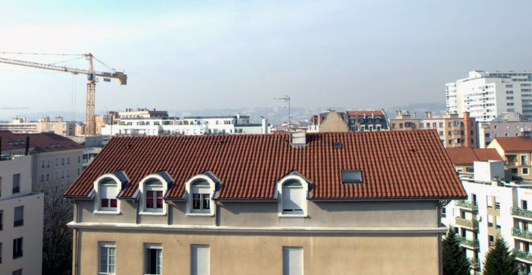 Moulin, puis école secondaire dite l'Ecole Nouvelle, puis immeuble dit Meublés Nicolaï, actuellement Résidence Nicolaï