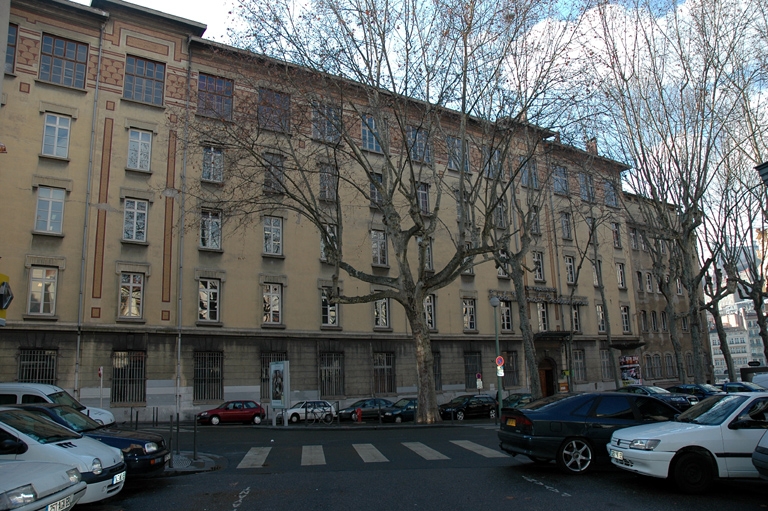 Couvent des augustins, puis gendarmerie, puis école professionnelle La Martinière, actuellement lycée La Martinière-Diderot, site des Terreaux