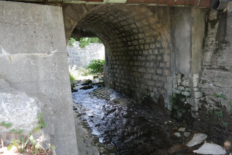 Pont du Nant de la Ville avec passerelle couverte dite "Passage du poyé de la Ville"