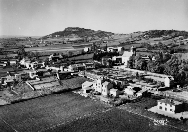 Présentation de la commune de Chalain-d'Uzore