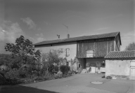 Ferme de type D, sur la commune de Jassans-Riottier, au lieu dit La Place (parcelle A4 231). Vue du corps de logis, avec poutan.