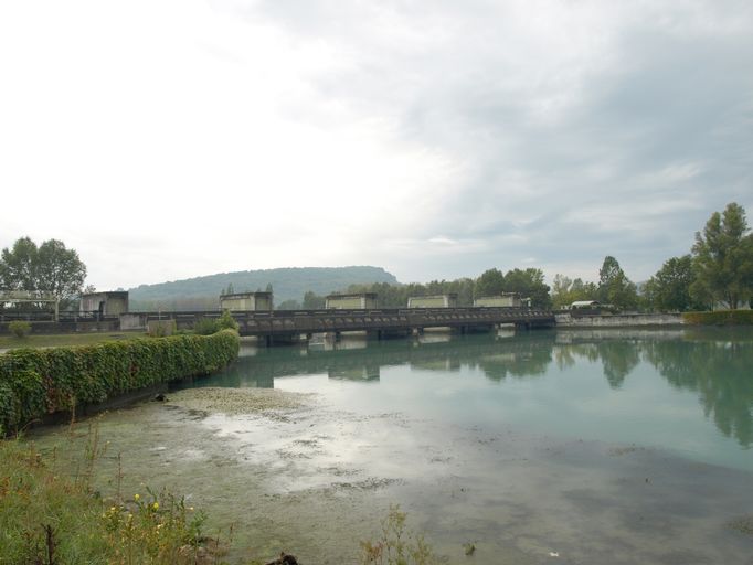 Barrage de retenue de Champagneux ou barrage de retenue de Brenier-Cordon, centrale hydroélectrique ; pont routier