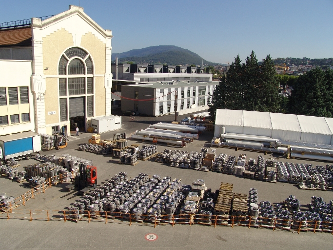 Usine de construction électrique, La Savoisienne, puis Alsthom-Savoisienne, puis Alsthom-Atlantique, puis Alsthom, puis GEC-Alsthom, puis Alstom, actuellement AREVA T et D Aix-les-Bains