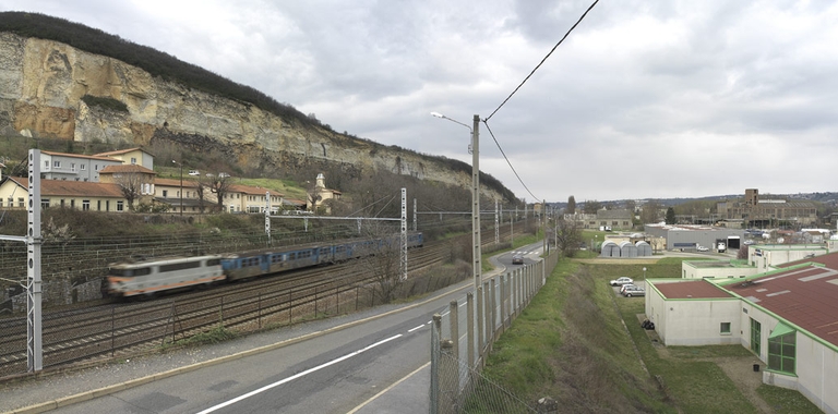 Cimenterie d'Albigny-sur-Saône dite la Société des Ciments Portland de Couzon actuellement Société des Placages du sud-est (et projet de reconversion en 2018)