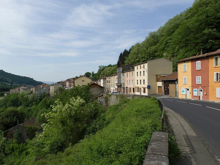 Vue partielle de la rue de Lyon.