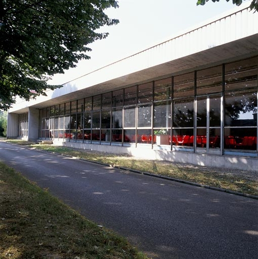 Usine de construction automobile dite Marius Berliet-Vénissieux puis Renault Véhicules Industriels actuellement Renault Trucks et Fonderie de Vénissieux