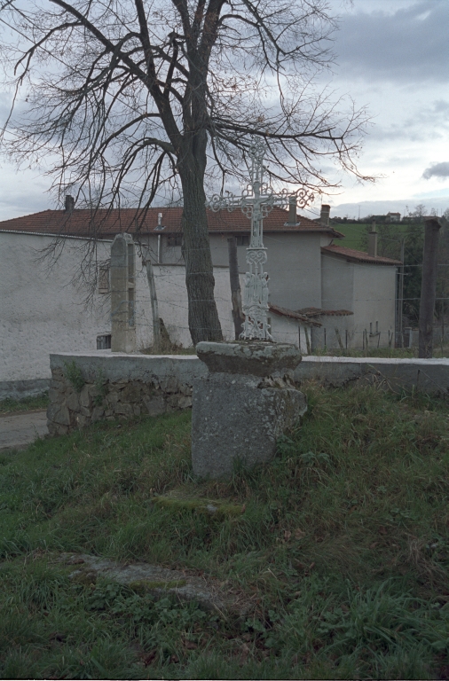 Les croix monumentales du canton de Boën et de la commune de Sail-sous-Couzan