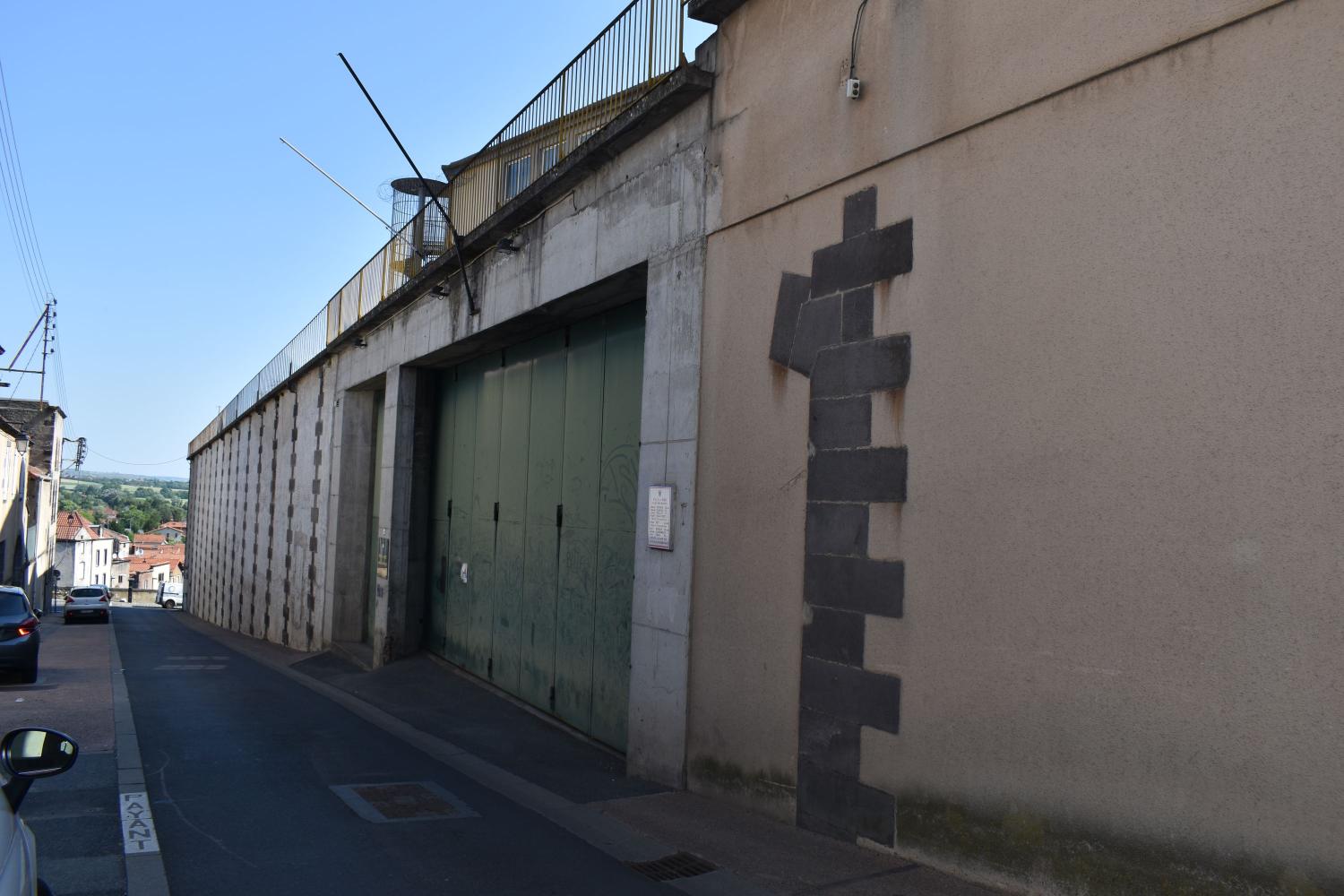 Couvent de cordeliers, puis prison, actuellement désaffecté