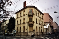 Duvernay J. fils entrepositaire de vins puis Lacourtablaise frère vins en gros puis Domenjon vin en gros actuellement agence de détective privé