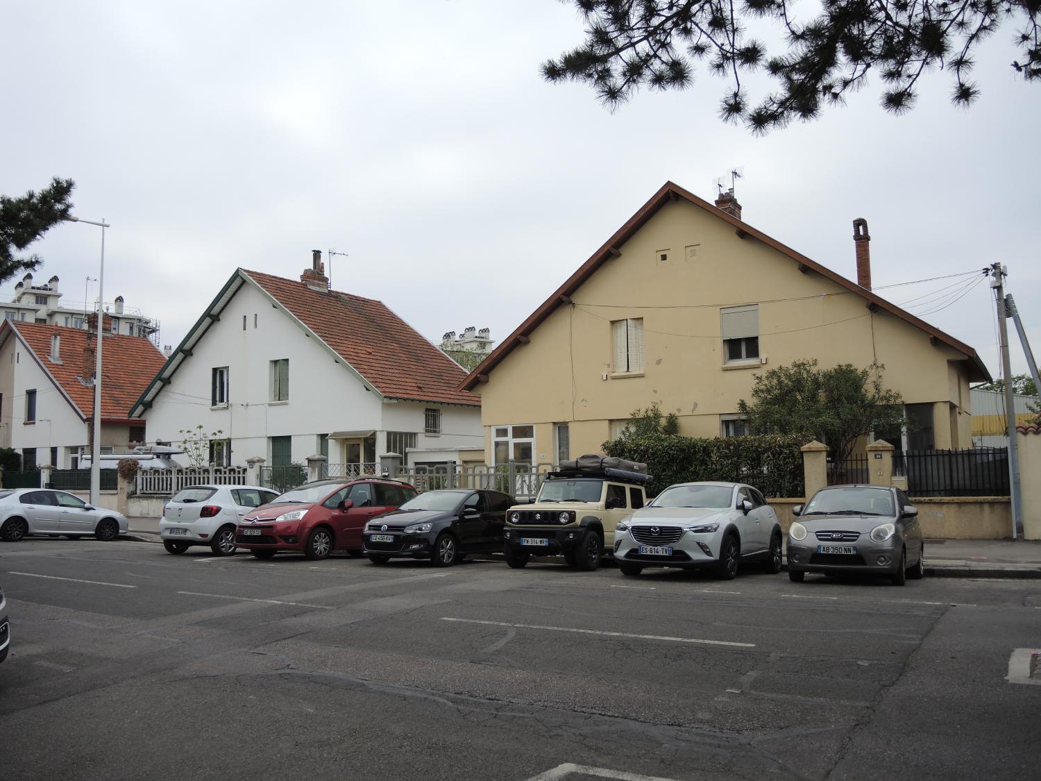 Cité ouvrière type maisons doubles rue Sarrazin Lyon 8e arrondissement