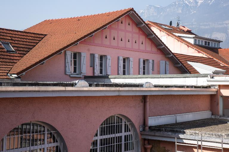 Immeuble à logements, dit phalanstère de la Viscamine puis colonie de vacances, actuellement lycée d’enseignement général Pierre-du-Terrail