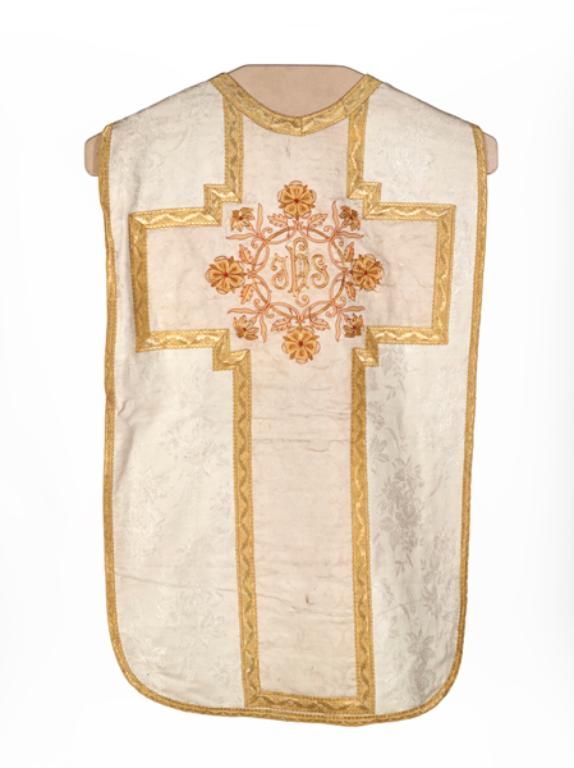 chasuble, étole, voile de calice : ornement blanc n°2.