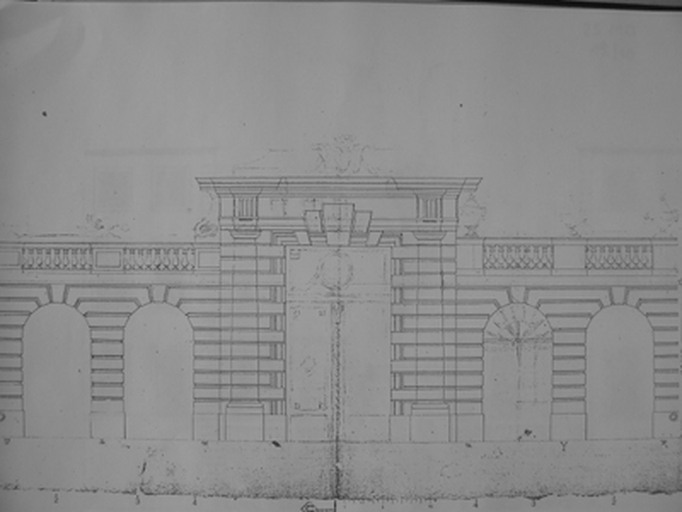 hôtel particulier : hôtel de Montribloud, puis hôtel de voyageurs : hôtel de Bellecour puis hôtel de l'Europe, actuellement immeuble