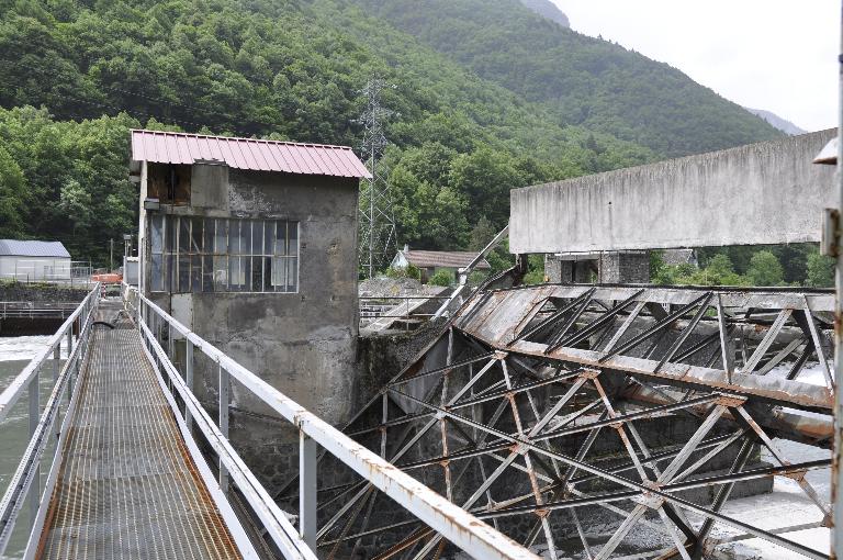 centrale et barrage de Pierre-Eybesse, basse vallée de la Romanche et usine des Clavaux, Compagnie Universelle d'Acétylène et d'Electrométallurgie (CUAEM) puis Pechiney actuellement Ferro Pem