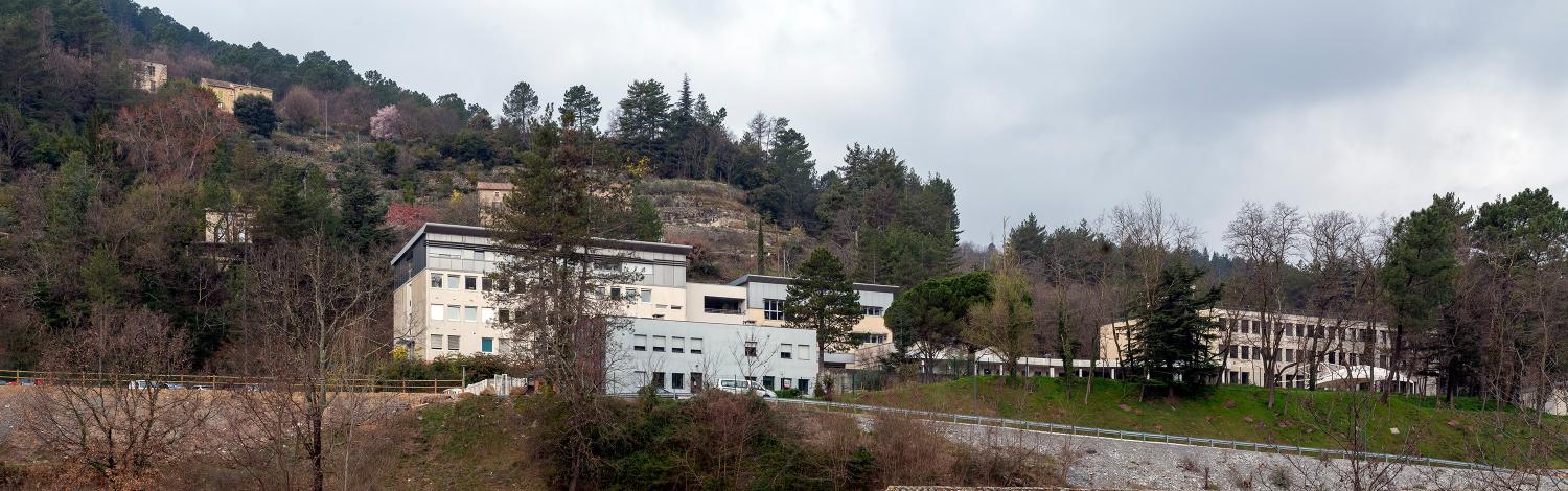 Collège d’enseignement général 400, dit collège La Ségalière, actuellement lycée des métiers de l'hôtellerie et collège la Ségalière, dits cité scolaire de Largentière