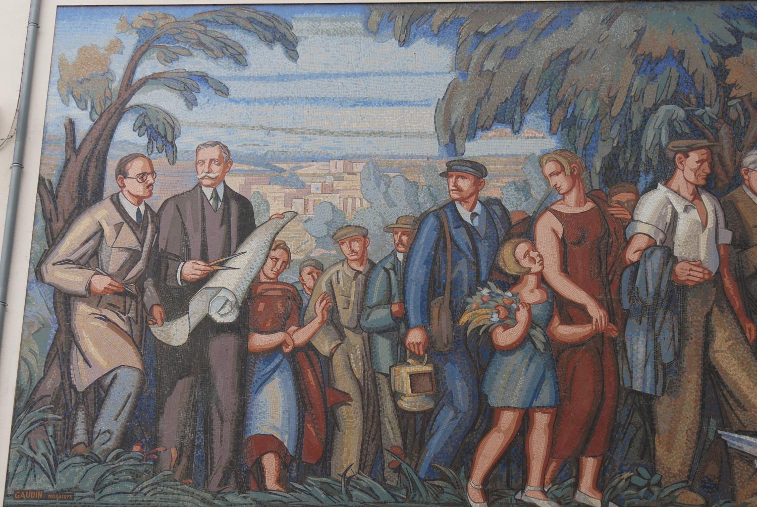  Détail mosaïque de la Bourse du Travail de Lyon, signature mosaïste Gaudin