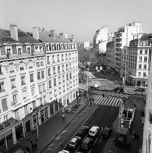 Avenue : cours de Brosses, actuellement cours Gambetta