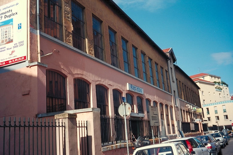 Usine textile Royer A. et Cie tulles et dentelles, puis Ray-Tiss fabricant de lingerie et sous-vêtement actuellement studio de danse Michel Hallet Eghoyan et garage de réparation automobile Rapido