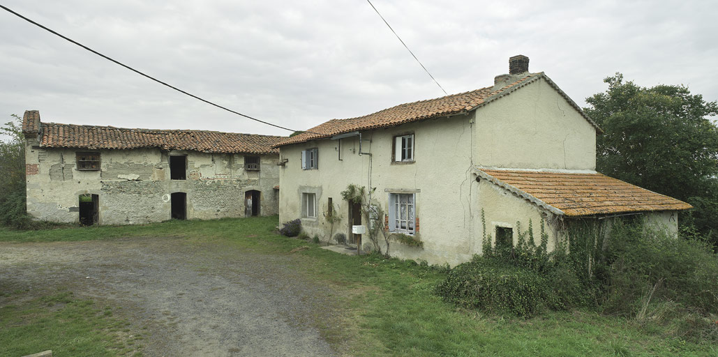 Ferme, dite domaine des Rapeaux ou domaine des Grisons (ancienne maladrerie Saint-Méen ?)