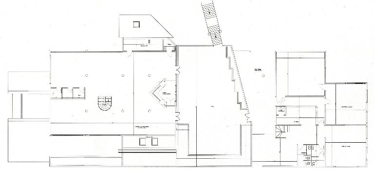 Groupe scolaire de Montroux, puis Cité technique, actuellement lycée d'enseignement général, technologique et professionnel René-Perrin