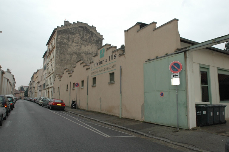 Usine de menuiserie Faure et Perrot puis distillerie Cusenier puis imprimerie Annequin actuellement imprimerie Tixier