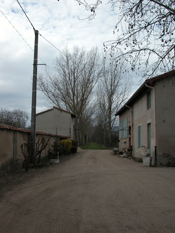 Moulin, puis féculerie, puis école, actuellement maison de gardien