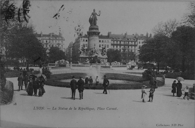 Monument commémoratif du centenaire de la République