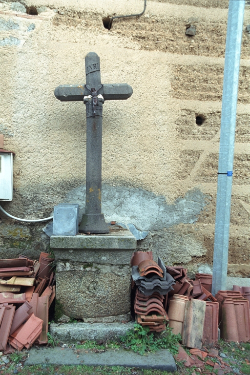 Les croix monumentales du canton de Boën et de la commune de Sail-sous-Couzan