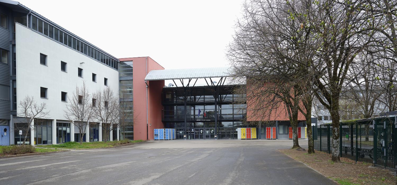 Lycée de jeunes filles, actuellement lycée général et technologique de la Versoie