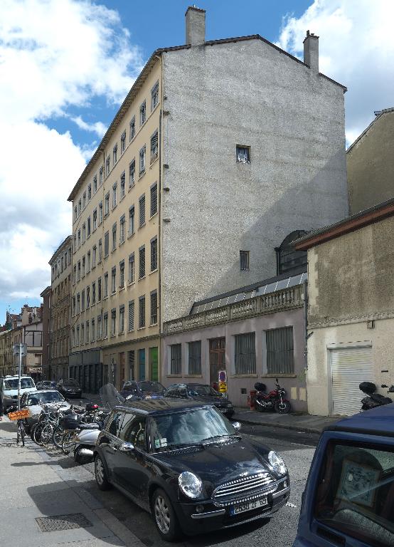 Immeuble-atelier, actuellement immeuble à logements