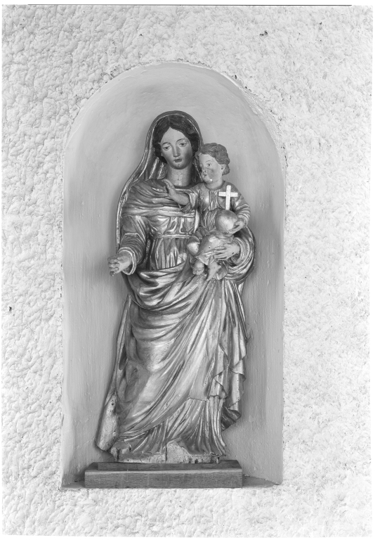 statue : Vierge à l'Enfant (2)