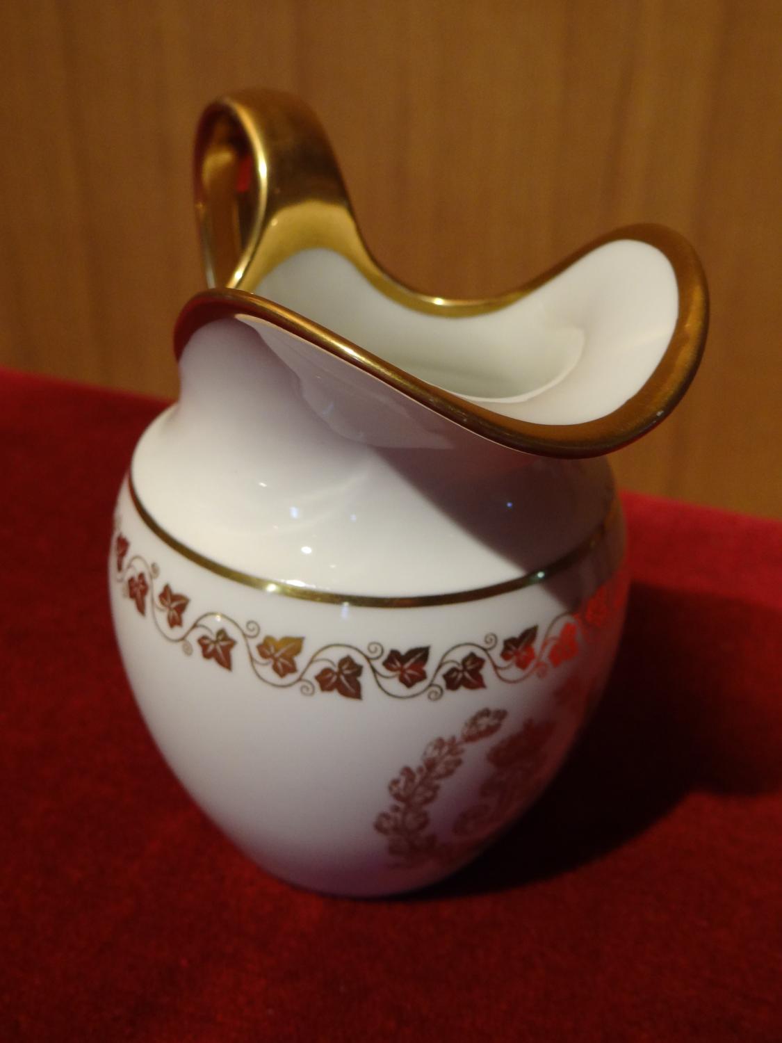 Service des Princes : pot à lait