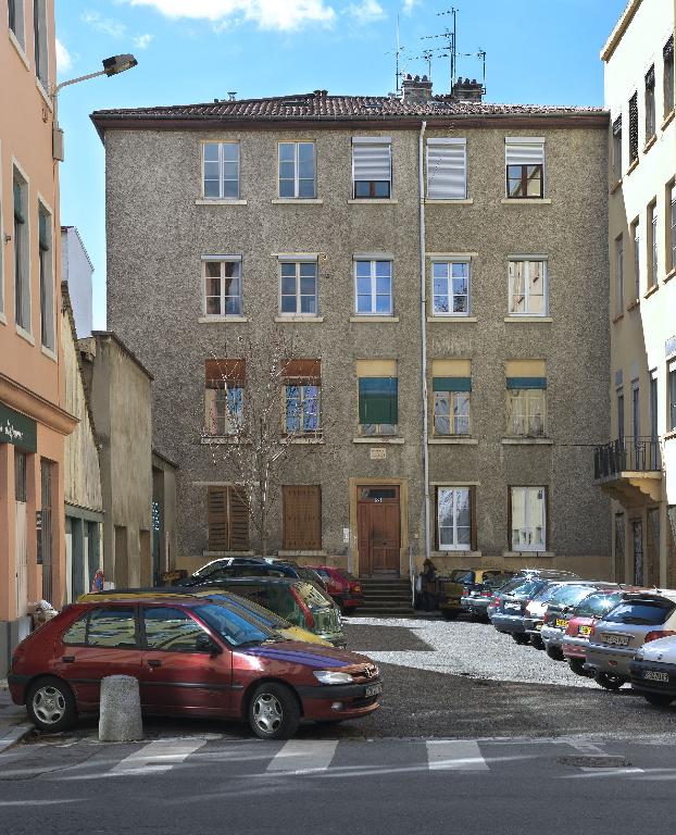 Immeuble-atelier, actuellement immeuble à logements