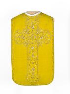 chasuble, manipule, voile de calice, étole : ornement doré