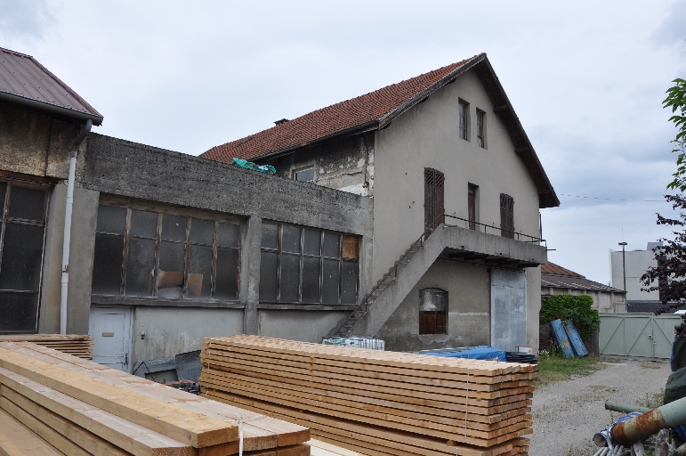 Edifice artisanal, Maison Grosse et Gerlat, puis usine de fabrication de matériaux de construction, entreprise de travaux publics, Entreprise Léon Grosse et Cie, actuellement Entreprise générale Léon Grosse