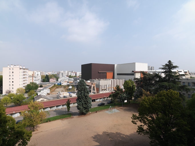 Usine de matériel électrique industriel Grammont dite Ateliers de Lyon et du Dauphiné puis le matériel électrique S.W. Schneider-Westinghouse actuellement Jeumont-Schneider